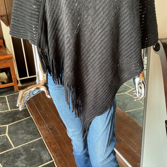 Ardene black poncho - Picture 2 of 4